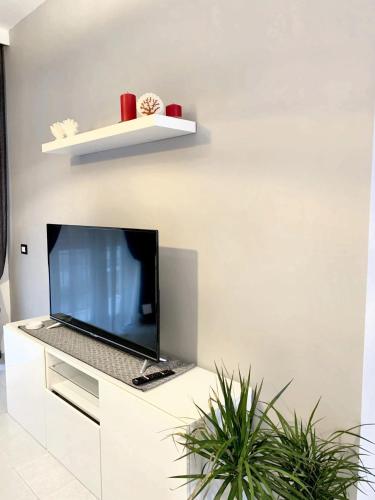 Apartment with 2 bedrooms in Catania with wonderful city view balcony and WiFi 2 km from the beach - image 13