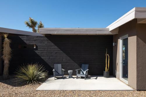 Shelter Joshua Tree l 2 houses 1 mile to Park in Joshua Tree, USA