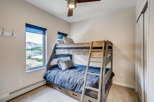 Ramblers Retreat Sleeps 8 Lakefront View in Georgetown, USA
