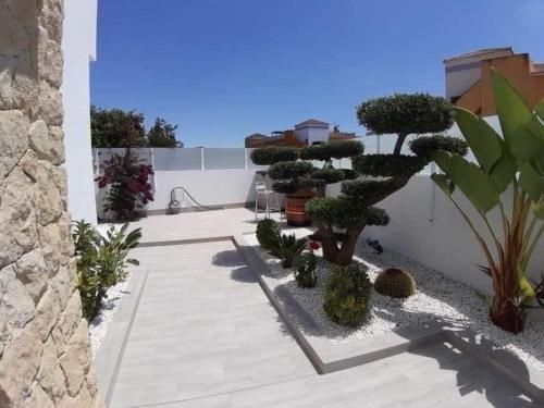 Modern 3 Bedroom Villa with Private Pool MO35