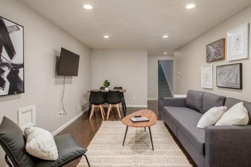 #StayInMyDistrict Piedmont Near Parks and Shopping