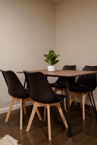 #StayInMyDistrict Piedmont Near Parks and Shopping