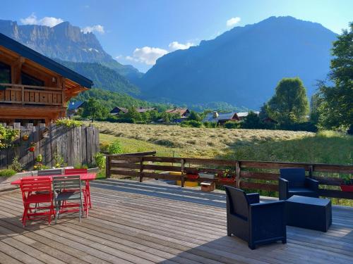 Appt avec grande terrasse face au Mont-Blanc - Location saisonnière - Servoz