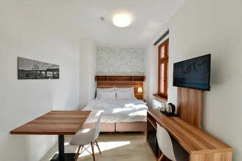 1 queen bed