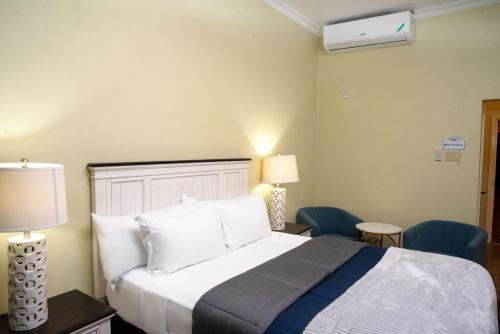 Sky's Villa Resort in Silverhila