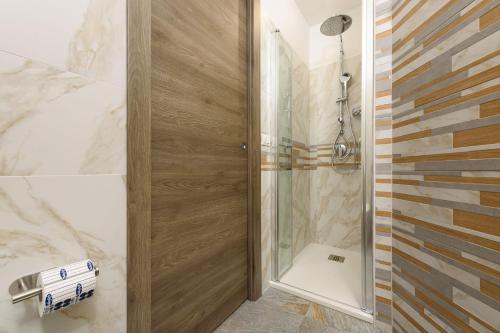 Small Double Room image 1