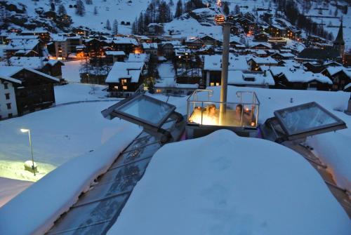 Luxury Chalet by Heinz Julen, Zermatt (photo 4)