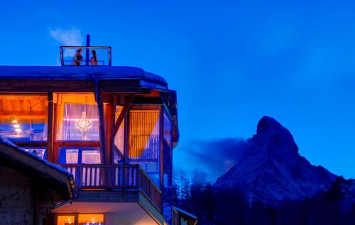 Luxury Chalet by Heinz Julen, Zermatt (photo 2)