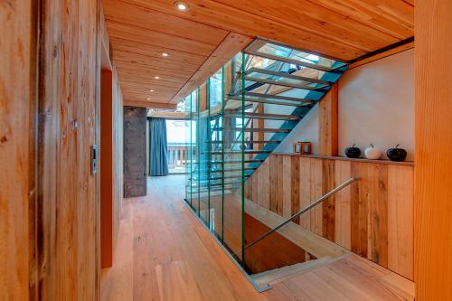 Luxury Chalet by Heinz Julen, Zermatt (photo 9)