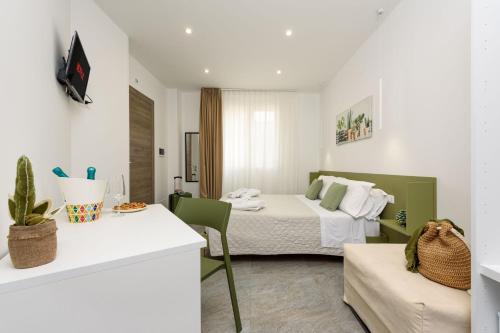 Double Room with Private Bathroom image 4