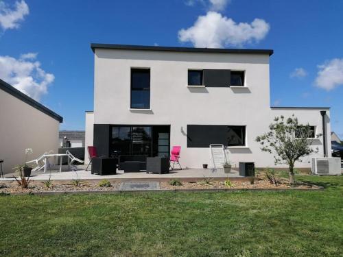 Maison familiale 120 m2 à 15 minutes de la mer gîte à louer Kermerchou