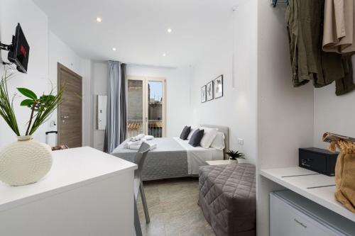 Standard Double Room image 4