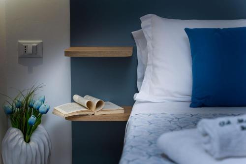 Double Room with Terrace image 5