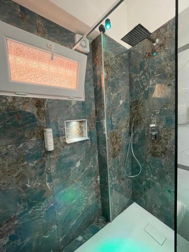 Dante Rooms - image 2