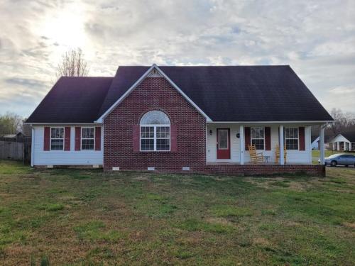 . Fenced backyard! 6 miles to Cookeville Boat Dock!