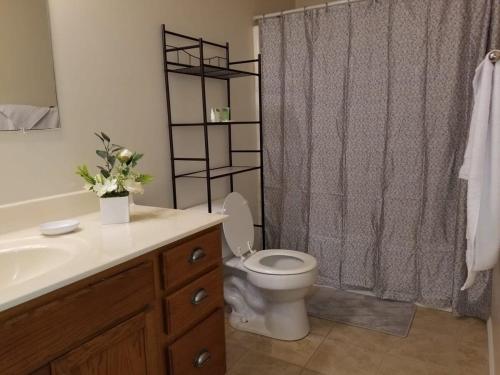 Spacious 3BR 2BA 11 mins away from Cummins Falls State Park!!! - main image
