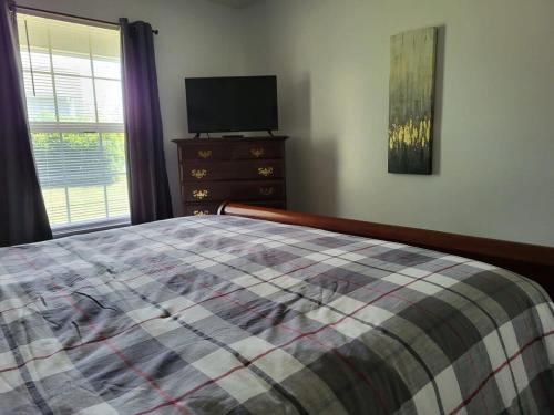 Welcome Home to this 2 bedroom 1 bath apartment near TTU in Cookeville, USA