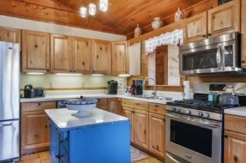 Pigeon Ridge Cabin Cumberland State Park 2B 2B in Crossville, USA