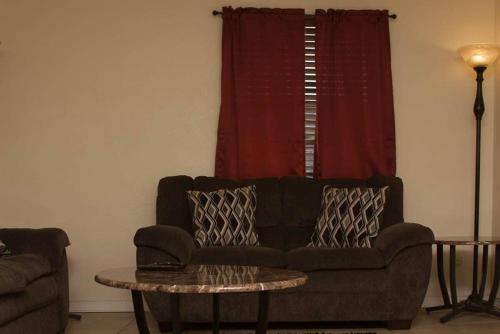 Less than 1 mile from Fort Sill 2 Bedrooms!!!! - image 10