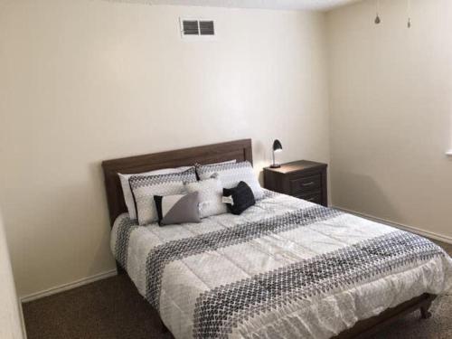Quiet townhouse close to Fort Sill! - image 12