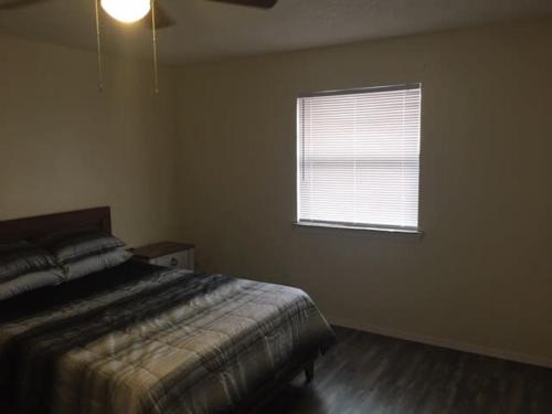 Downstairs One Bedroom Close To Fort Sill! in Lawton, USA