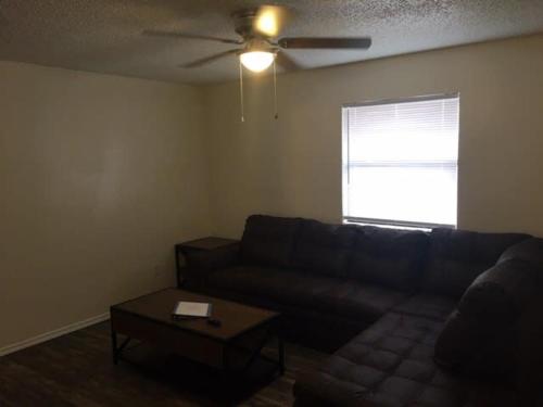 Downstairs One Bedroom Close To Fort Sill! - main image