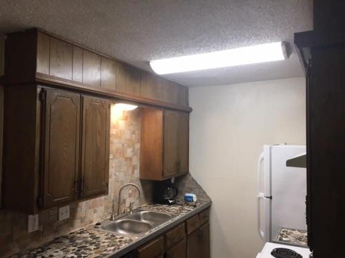 Downstairs One Bedroom Close To Fort Sill! - image 7