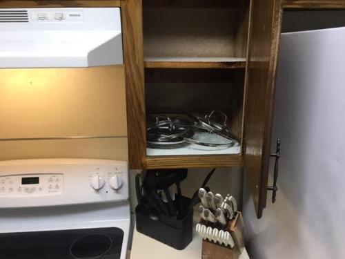 Close to Fort Sill Upstairs 1 bedroom apartment in Lawton, USA