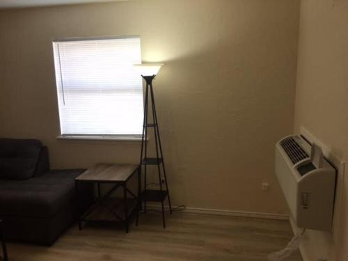 Cozy Upstairs 1 Bedroom Apartment close to Fort Sill in Lawton, USA