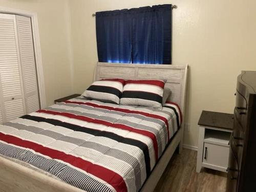 Comfortable downstairs 2 bed next to Fort Sill in Lawton, USA