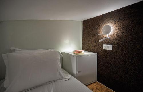 Hostel 16 Oia - image 3