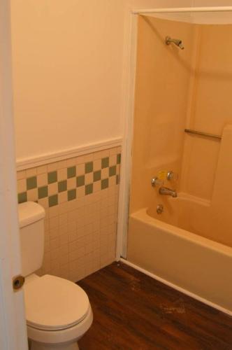 Cheap place No Cleaning Fees! Better then Hotels - image 14