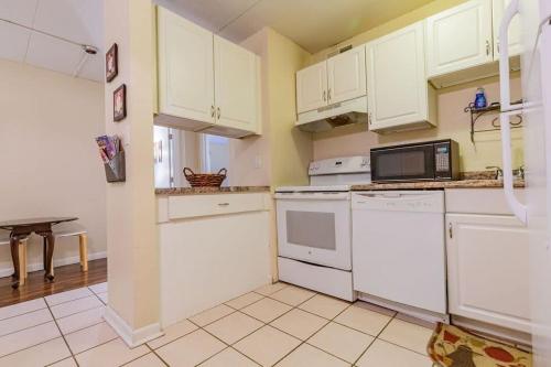 Check it out! 2 BR/ 1 B Apt very close to 1-24