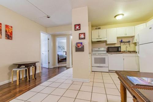 Check it out! 2 BR/ 1 B Apt very close to 1-24