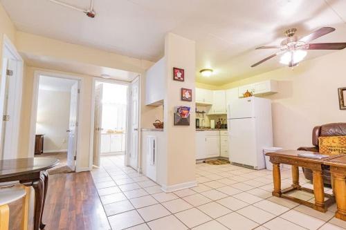 Check it out! 2 BR/ 1 B Apt very close to 1-24 in Chattanooga, USA