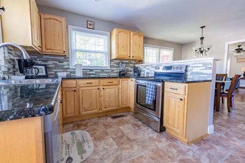 Charming 3-Bedroom Home in Rossville, GA - Family Retreat in Rossville, USA