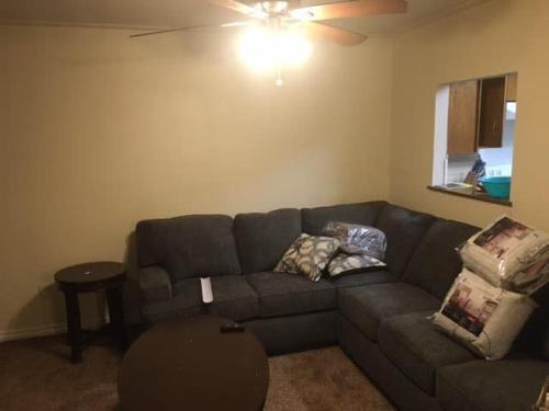 Be comfortable in a house close to base in Lawton, USA