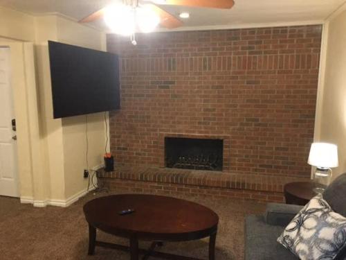 Be comfortable in a house close to base in Lawton, USA