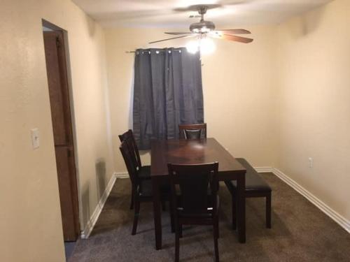 Be comfortable in a house close to base in Lawton, USA