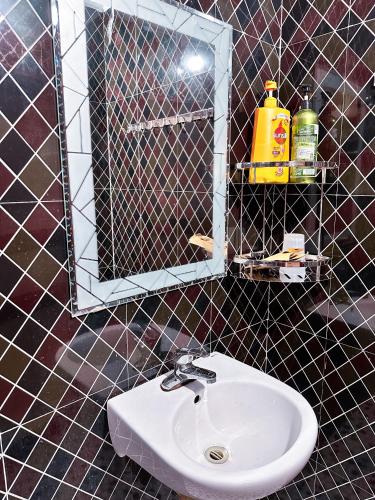 Family Room with Lake View room in Lake View Motel - Tam Điệp Ninh Bình