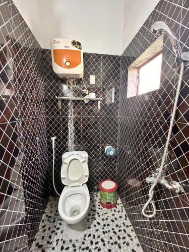 Double Room image 6