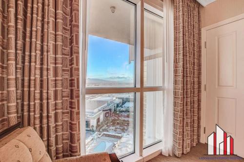 MGM Signature-28-714 1BR 2-Bath Balcony Suite, Las Vegas (photo 6)