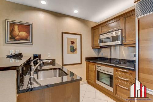 MGM Signature-28-602 1Br 2Ba Balcony Jacuzzi Suite, Las Vegas (photo 3)