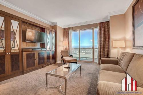 Signature 2Br3Ba balcony combo units 28-602 and 04, Las Vegas (photo 9)