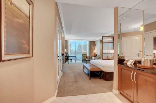 MGM Signature-21-703 Strip View Jacuzzi Studio, Las Vegas (foto 10)
