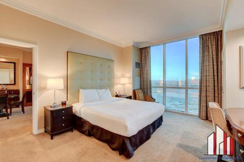 Signature 2Br3Ba balcony combo units 29-602 and 04, Las Vegas (photo 3)