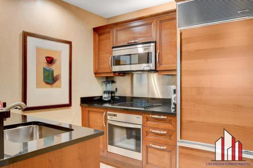 Signature 2Br3Ba balcony combo units 29-602 and 04, Las Vegas (photo 4)