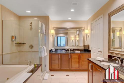 Signature 2Br3Ba balcony combo units 29-602 and 04, Las Vegas (photo 6)