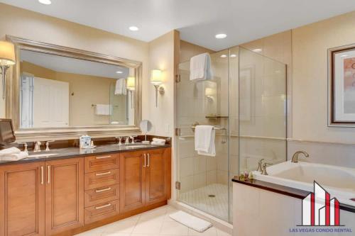 MGM Signature-Jacuzzi Studio outdoor pool WorkDesk, Las Vegas (photo 3)