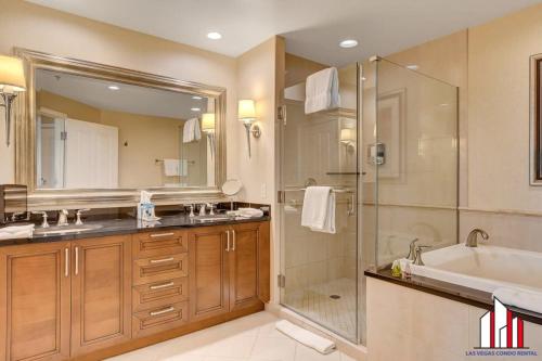 MGM Signature-22-611 Strip View Jacuzzi Studio, Las Vegas (photo 3)